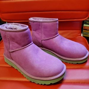 pink uggs